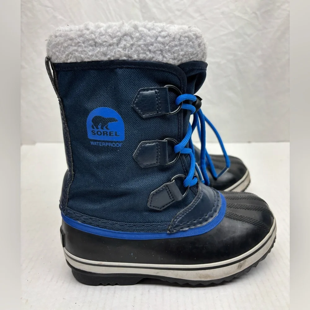 Sorel Kids Navy and Bright Blue Lace Winter Boots, SZ 1 for little boy, box 21